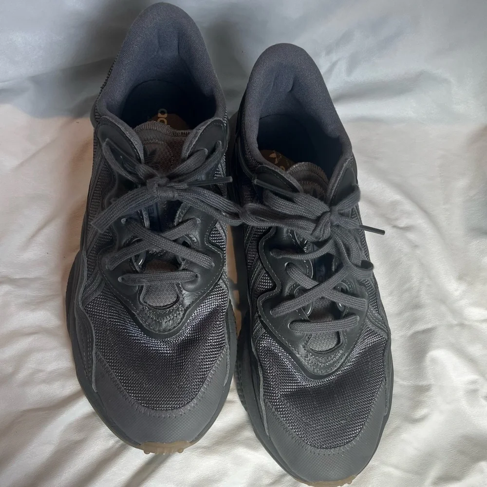 Adidas Original Ozweego Dark Gray Unisex Mens US 11.5